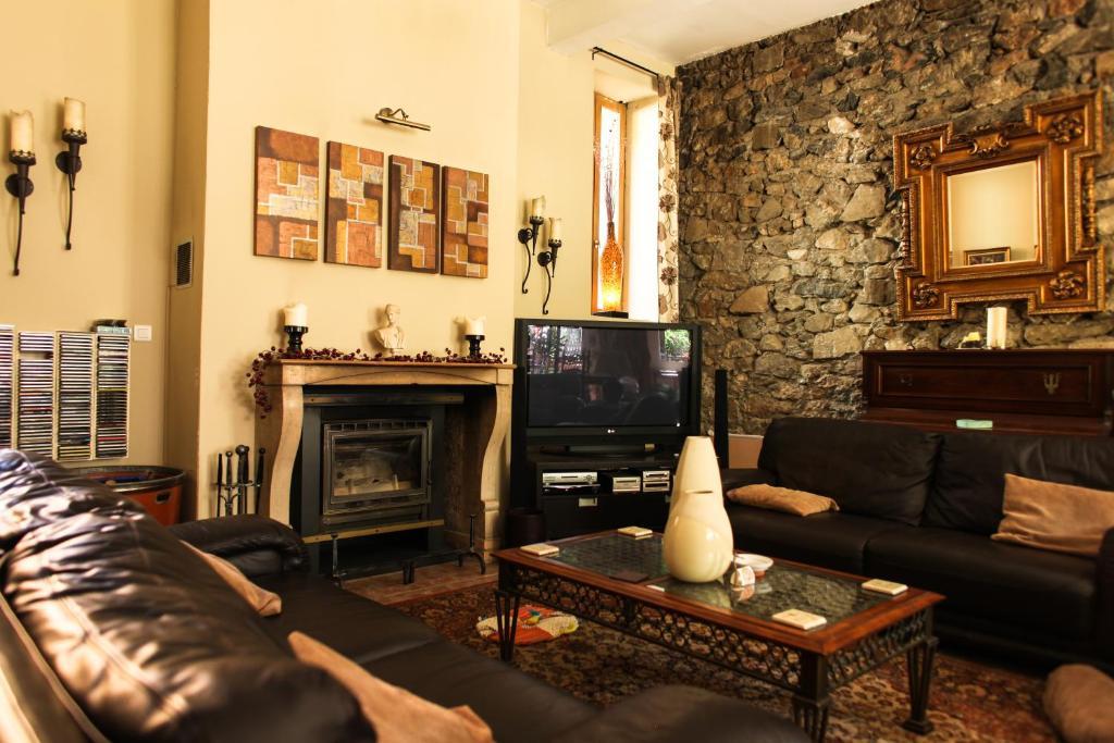 Aux Quatre Saisons Axat Bed & Breakfast Eksteriør bilde