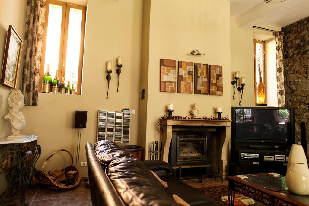 Aux Quatre Saisons Axat Bed & Breakfast Eksteriør bilde