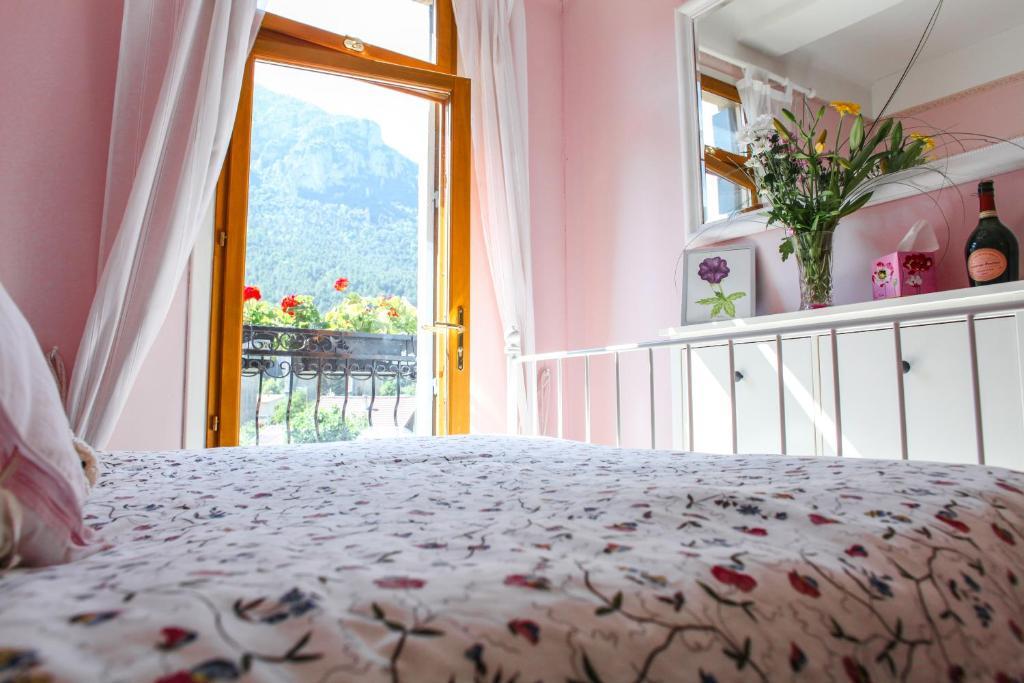 Aux Quatre Saisons Axat Bed & Breakfast Rom bilde